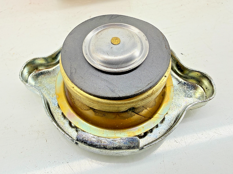 NOS 1965 - 1972 Ford Galaxie Fairlane Thunderbird Radiator Cap C9AZ-8100-A C61
