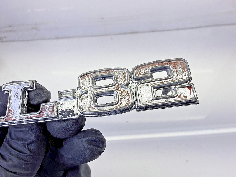 OEM 1973 - 1979 Corvette C3 Hood "L-82" Emblem Badge 367685 E8-79