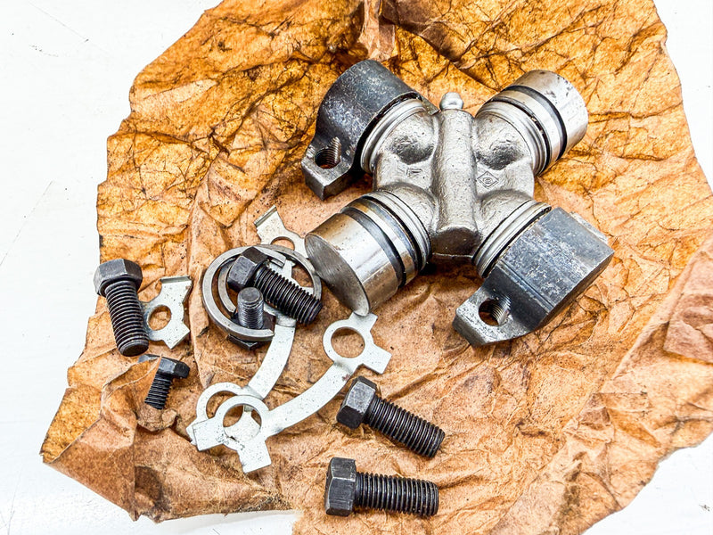 NOS 1950s 1960s UDS UNIVERSAL JOINT with BOLTS and LOCK PLATES C78-66