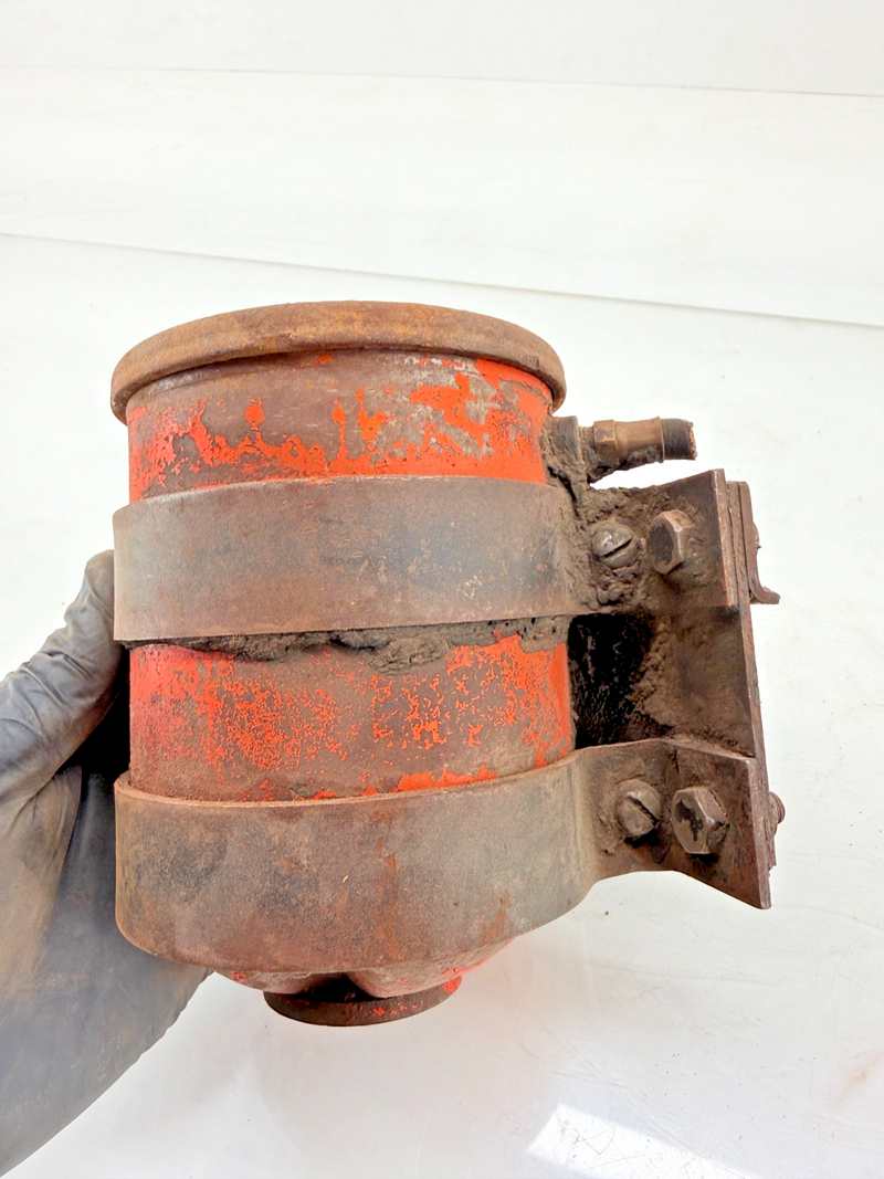 Original Jeep Willys Filter Oil Filter Canister & Bracket Rat Rod MB C45-18