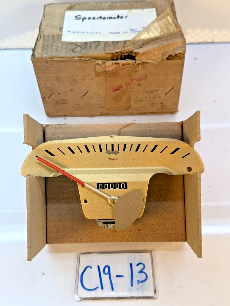 NOS 1956-1961 RENAULT DAUPHINE SPEEDOMETER 8543877 56 57 58 59 60 61 C19-13