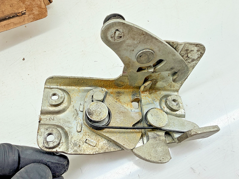 NOS 1952 - 1955 Chevrolet Front Door Lock Set LH RH GM 3698813 3698814 C70-7