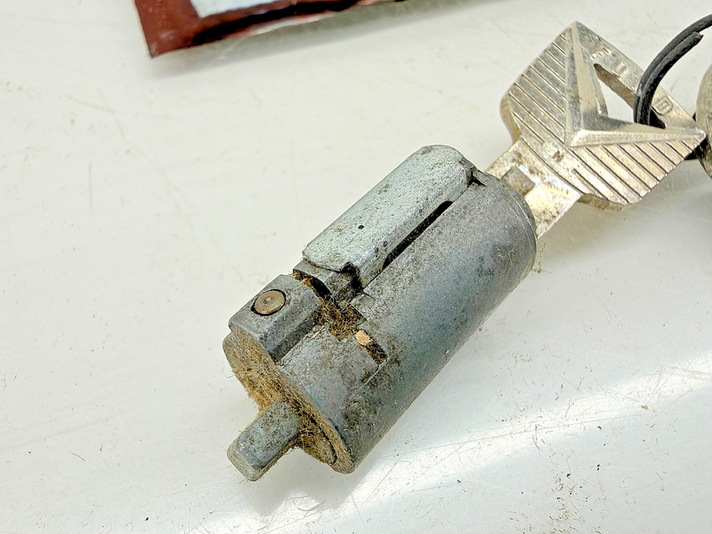 OEM 1958 - 1965 Ford Trunk Lock w/ 2 Original Ford Keys C57-27