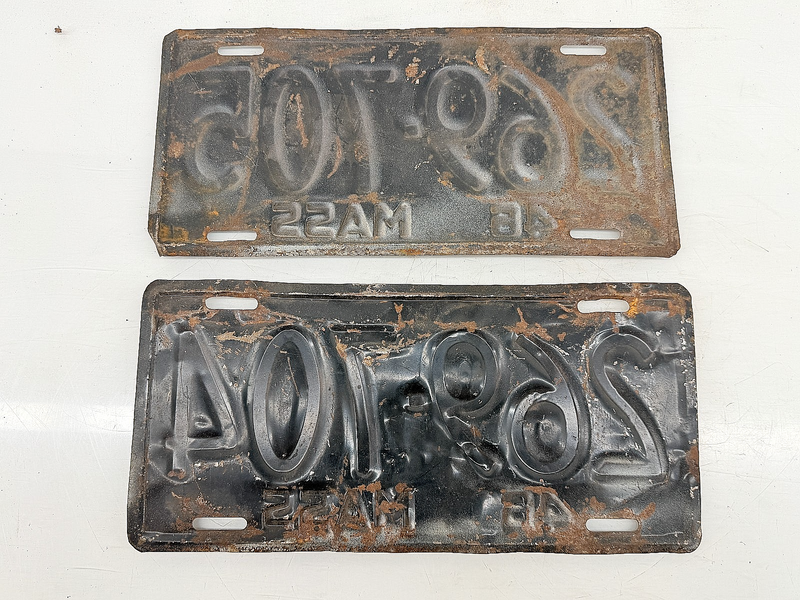 Vintage PAIR 1946 Massachusetts License Plate Consecutive MA 269 704 705 C76-42