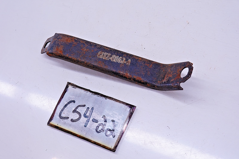 NOS 1961 Ford E100 Econoline P100 6cyl 144 170 OIL BATH AIR CLEANER BRACKET C54