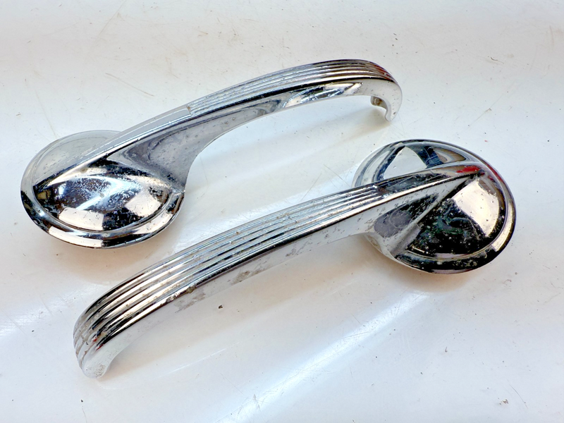 OEM 1950'S GM PAIR INTERIOR DOOR HANDLES 161018 57 CHEVROLET OLDSMOBILE B79-40