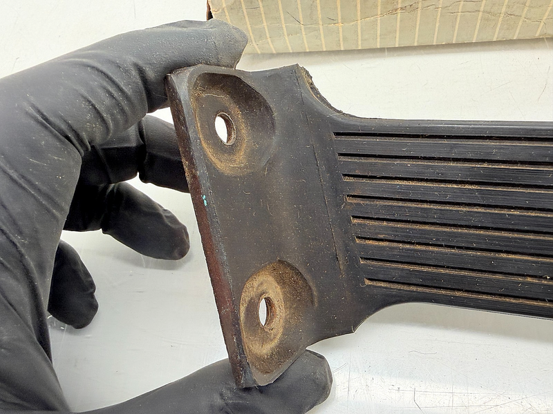 NOS 1960 Ford Fairlane Gas Accelerator Pedal C0DD-9735-A C60-33