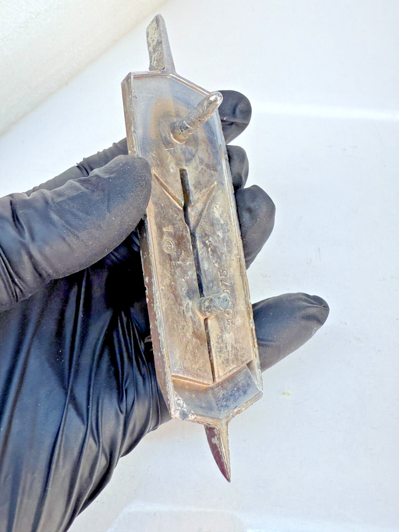 OEM 1966 67 OLDSMOBILE TORONADO FRONT END HEADER EMBLEM 390975 B32-204