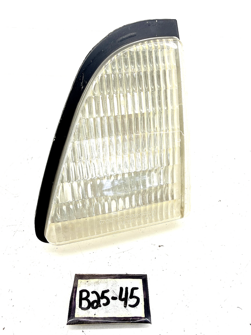 1987 - 1993 Ford Mustang Foxbody Front LH Turn Signal Lamp FL937  B25-45