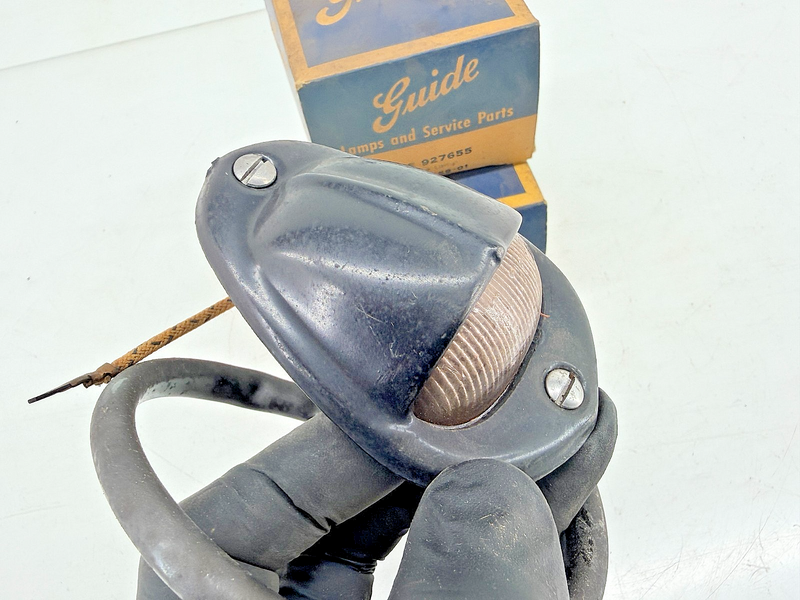 (1) NOS 1951 1952 Chevrolet Bel Air License Light Lamp 927655 L1-51 C71-11