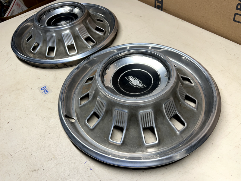 1967 Chevrolet Pair 14" HUBCAP Wheel Cover Biscayne IMPALA CAPRICE 67 B40-6