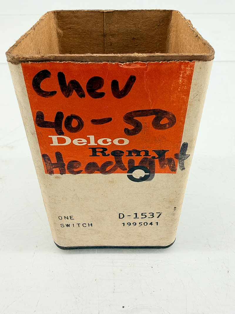 NOS 1940 - 1955 Chevrolet Corvette Pickup Suburban Deluxe Headlamp Switch C71-33