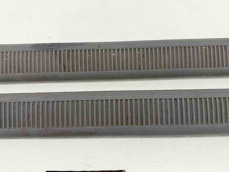 OEM 1987 - 1993 Mustang Black Door Sill Plates Carpet Trim F0ZB-6113208-ABW B57