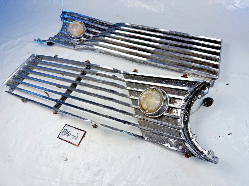 Vintage OEM 1960 Pontiac Bonneville Grill Left Right LH RH 536072 536073 B16-2