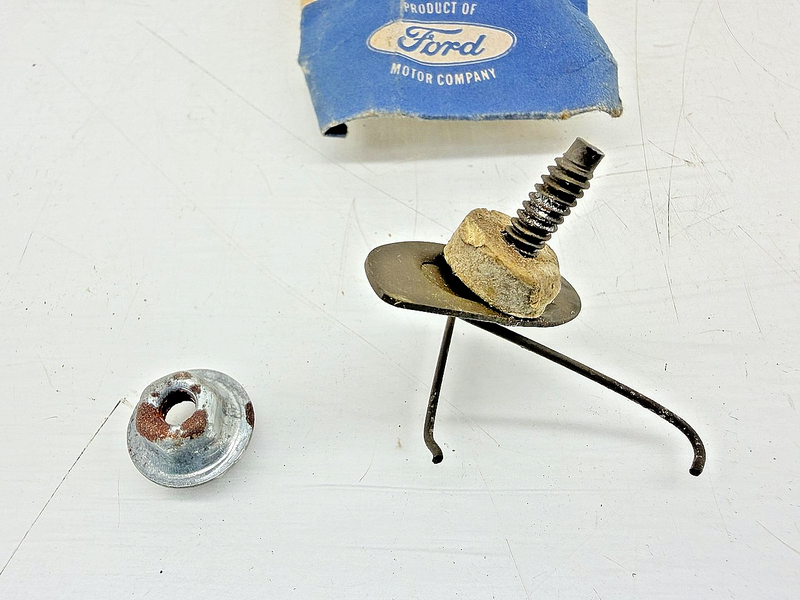 NOS 1963 1964 MERCURY ORNAMENT ATTACHING PARTS KIT C3MY-16301-A C76-139