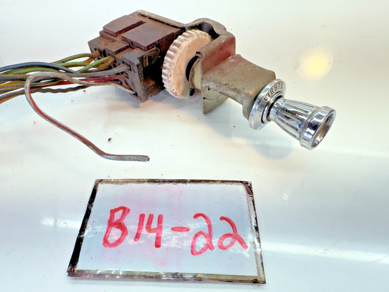 OEM 1965 - 1966 FORD MUSTANG AUTOLITE HEAD LIGHT SWITCH & Plug B14-22