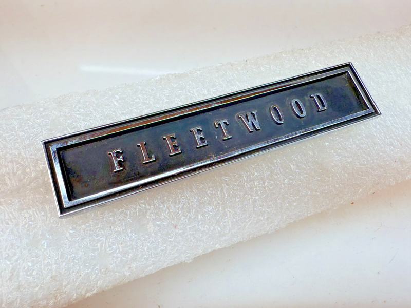 OEM 1966 Fleetwood Brougham Dash Emblem Badge 1485641 Cadillac B32-236