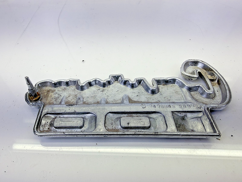 OEM 1971 - 1980 Dodge D100 Truck Pickup Custom 100 Emblem 3498345 E8-81