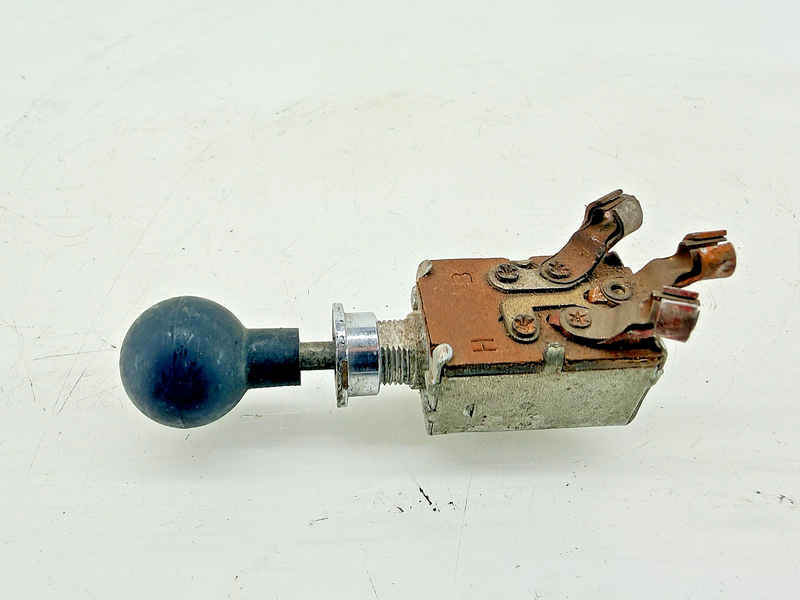 Vintage Push-Pull Eergency Flasher Switch Knob 1940s 1960s Ford C67-180
