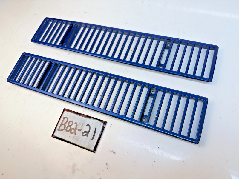 OEM 1968 - 1975 Corvette C3 Pair Rear Deck Insert Grille Vent Astro 1969 B82-21