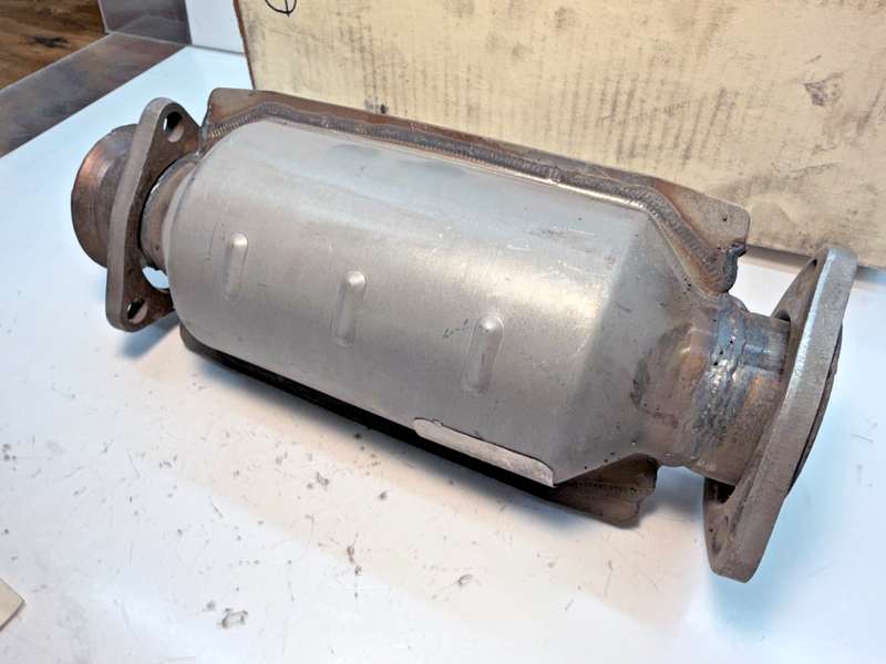 NOS PFP 5276 Catalytic Converter C8-4