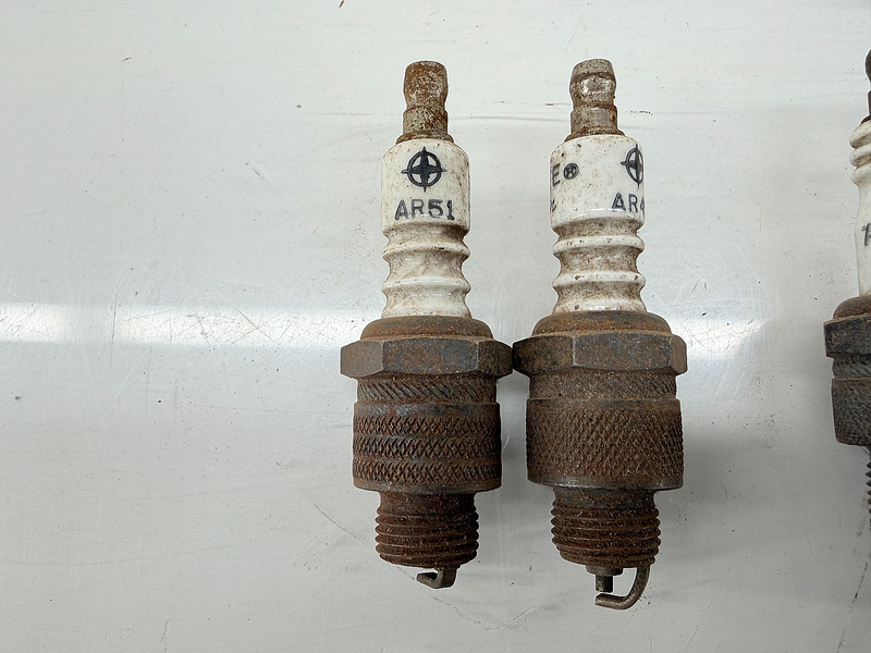 Vintage NOS Lot Autolite Champion Spark Plugs AR51 BF82 ARL82 AG52 AR80 H12Y C66
