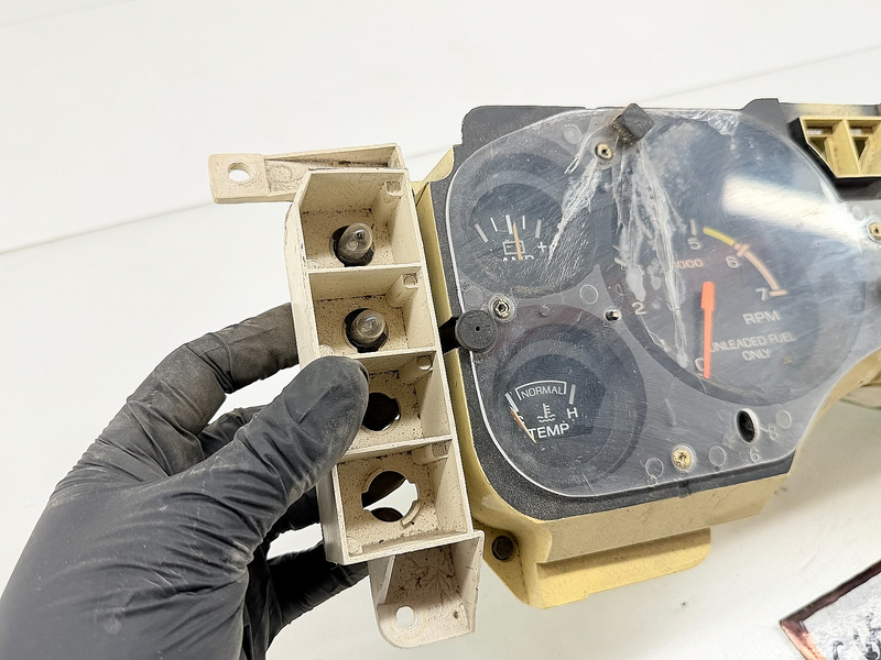 OEM 1979 - 1986 Ford Mustang Instrument Cluster Dash Panel D9ZF-10894-AA C65-18