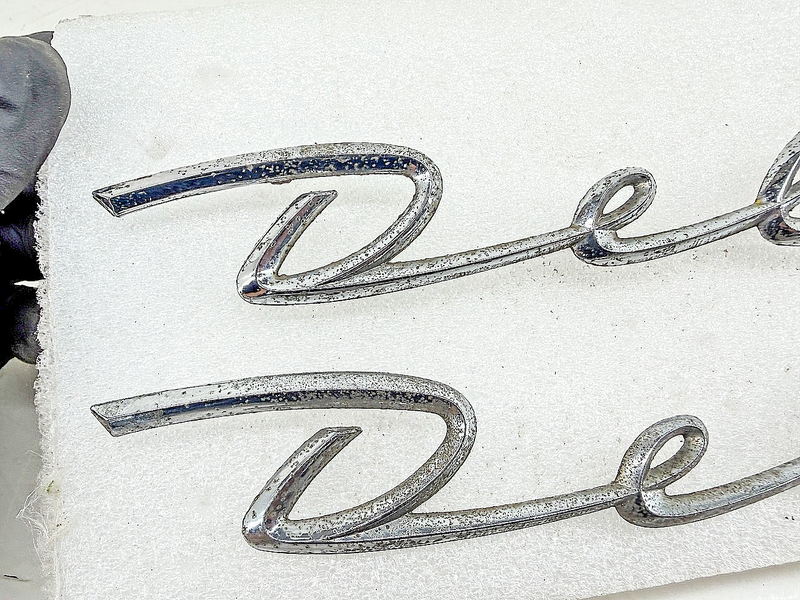 Vintage RARE OEM 1958 CHEVROLET DELRAY SCRIPT EMBLEM PAIR E10-22