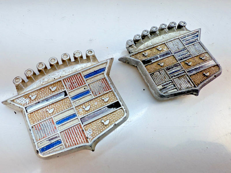 OEM 1960's - 1970's CADILLAC PAIR of Crest Wheelcover Badge Emblem 10661 E5-52
