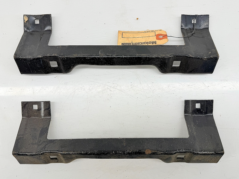 (1) NOS 1972 Ford Thunderbird Front License Plate Bracket D2SZ-17A385-A C58-3