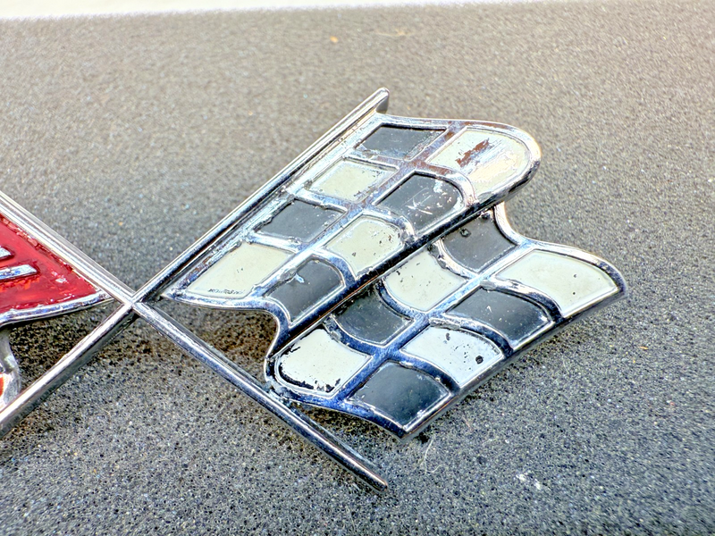 OEM 1968 1969 1970 1971 1972 CHEVROLET CORVETTE NOSE EMBLEM NAMEPLATE E7-82