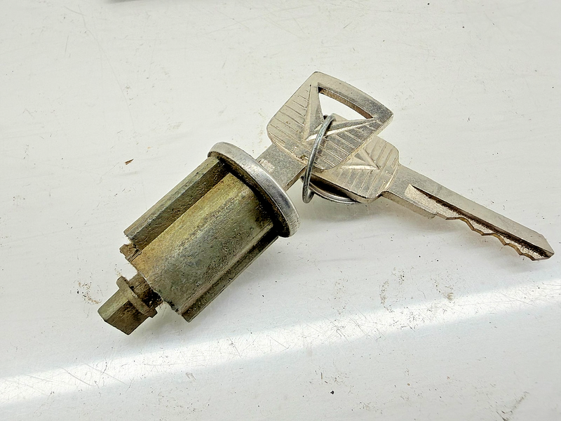 NOS 1964 - 1966 Ford Mustang Galaxie Ignition Cylinder & Keys C5OZ-11582A C57-27