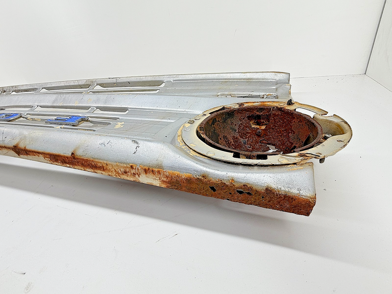 Original 1971 1972 1973 Ford Econoline Van Front Grille U5B-112