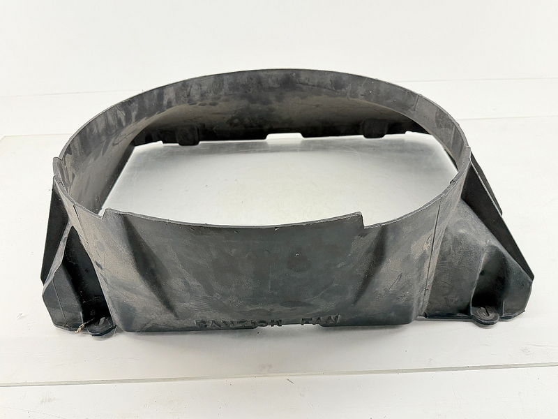 OEM 1984 - 1986 Ford Mustang 3.8 V6 Radiator Cooling Fan Shroud E4ZE-8146-AA U3B