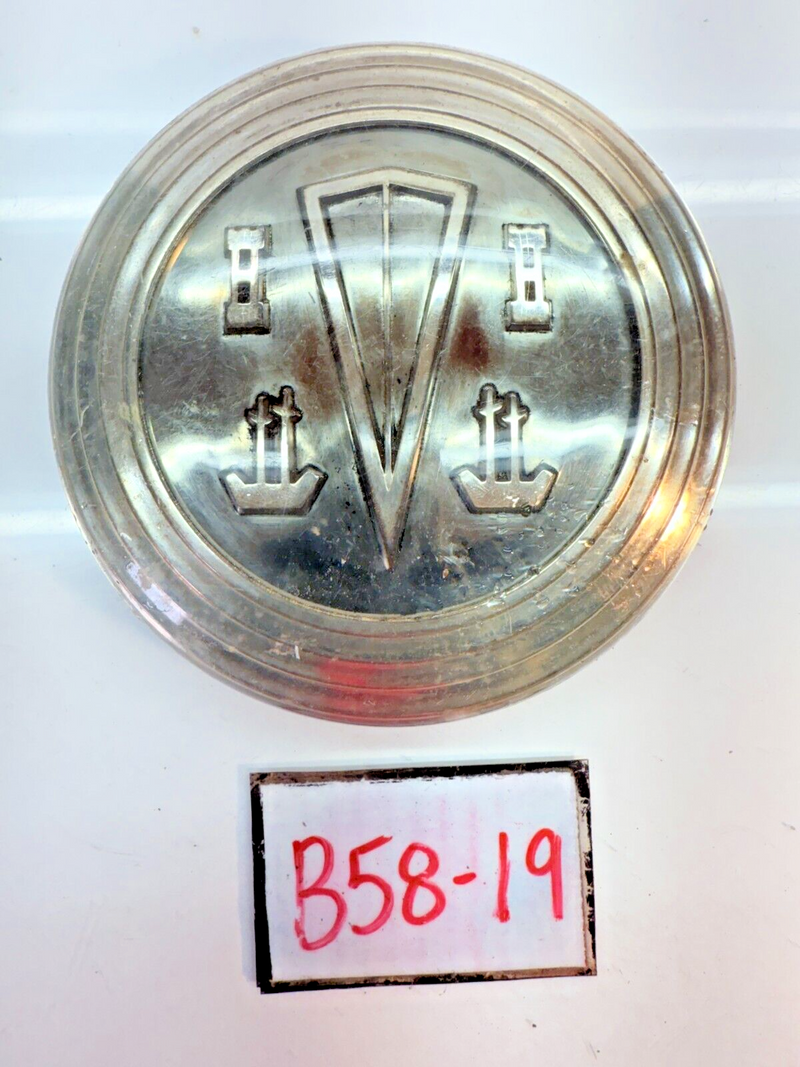 OEM 1946 HUDSON COMMODORE / SUPER SIX OEM STEERING WHEEL HORN BUTTON CAP B58-19