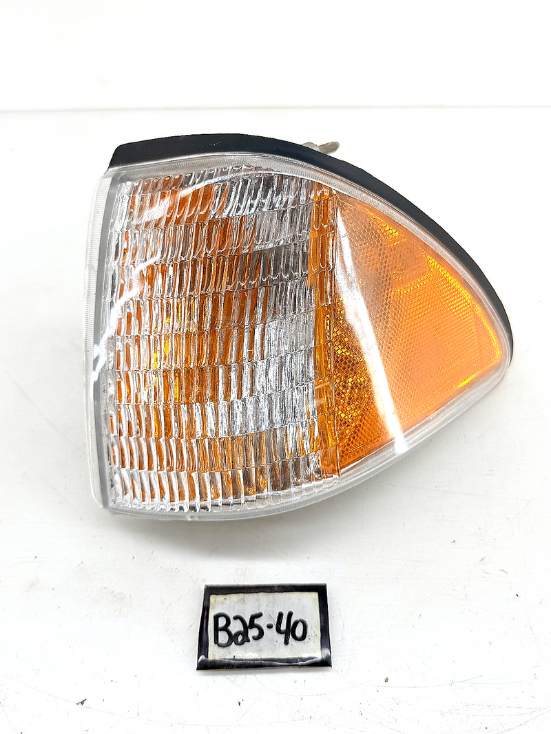 1987 - 1993 Mustang Cobra LH Front Side Marker Light 08-331-154L-F B25-40