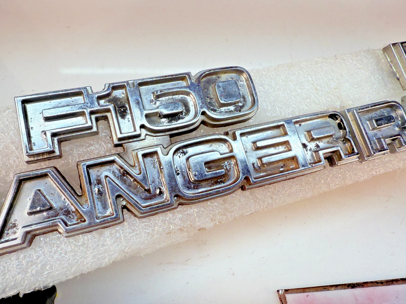 OEM 1973 -1979 F-150 RANGER PAIR Front Fender Emblem Badge D7TB16702CWB B32-251