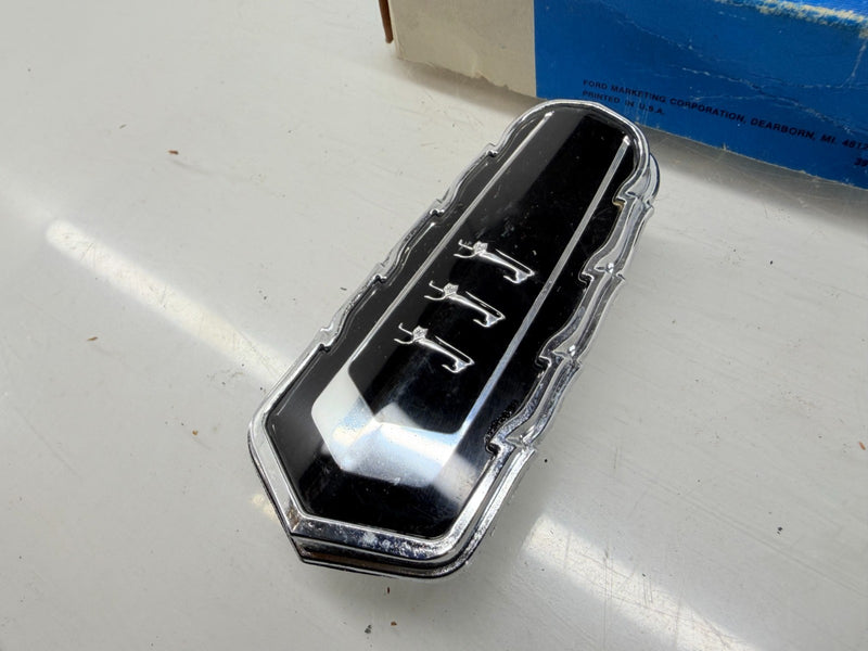 NOS 1976 1977 1978 FORD LTD LANDAU BADGE EMBLEM D5AB-7143500-AA C56-37