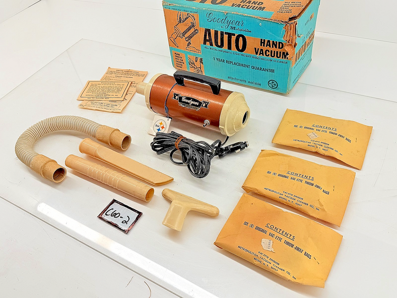 NOS 1960s Goodyear Metropolitan 12V Auto Hand Vacuum Complete Set Box & Bags C60