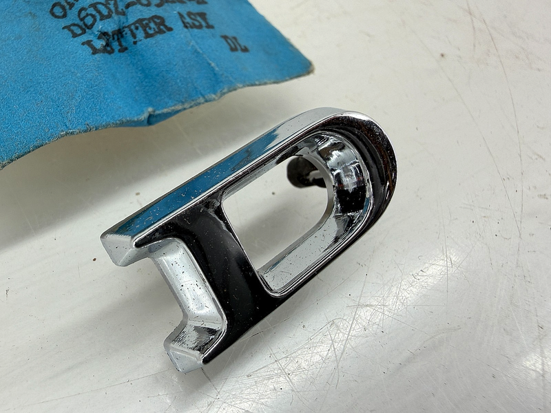 NOS 1978 1979 1980 Ford Letter "D" Hood Emblem D8DZ-8322-A D8DB-8B118-D C67-135
