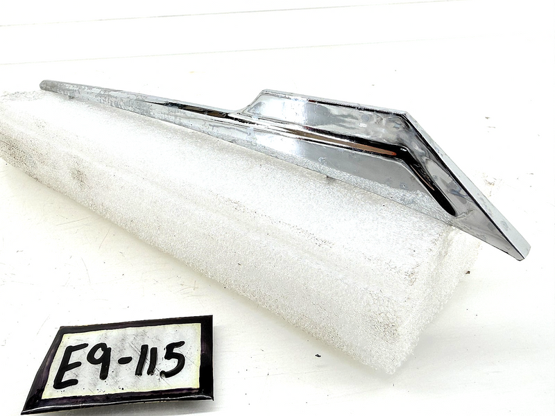 Vintag 1966 Chevy Chevelle El Camino Hood Spear Center Split Molding Ornament E9