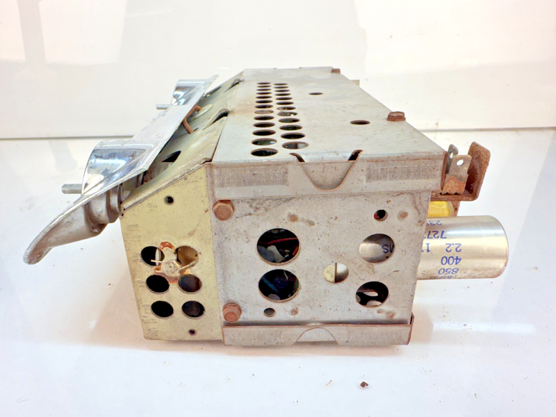 OEM 1959 - 1960 CHEVROLET IMPALA BELAIR BISCAYNE AM RADIO 59 60 B68-4