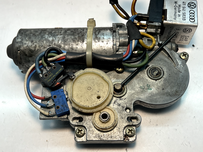 OEM 1988-1993 Volkswagen Audi B3 B4 Coupe Sun Roof Motor 811877795 C3-37
