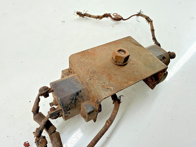 OEM Jeep Willys MB Ford GPW Dash Cluster Breaker & Bracket Military WWII C44-8