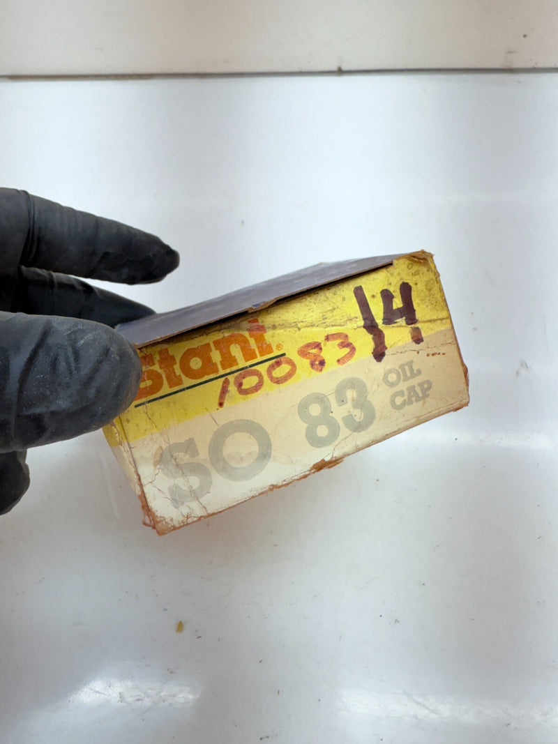 NOS 1968 - 1976 TOYOTA CROWN CORONA CELICA PICKUP ENGINE OIL CAP SO-83 B73-14