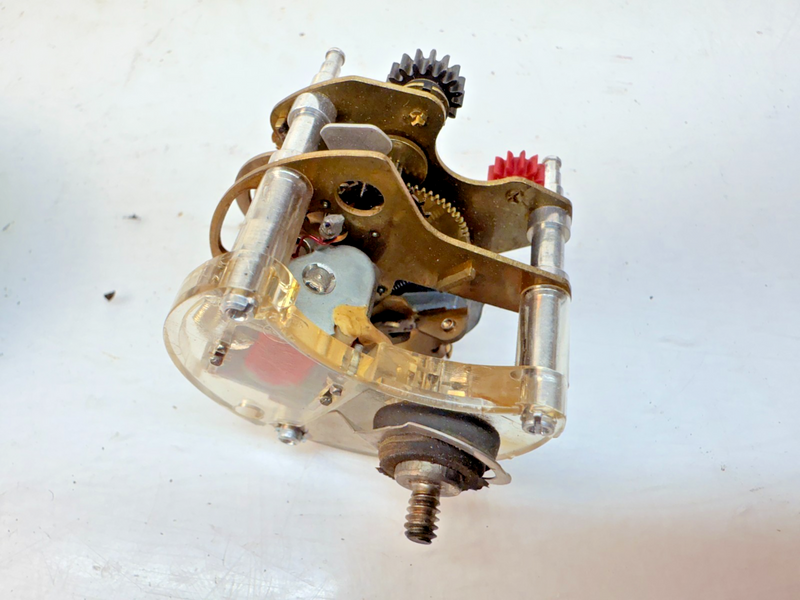 1972 - 1974 C3 Corvette Dash Clock & Mechanism WHITE Lettering GM 6262640 B82-7