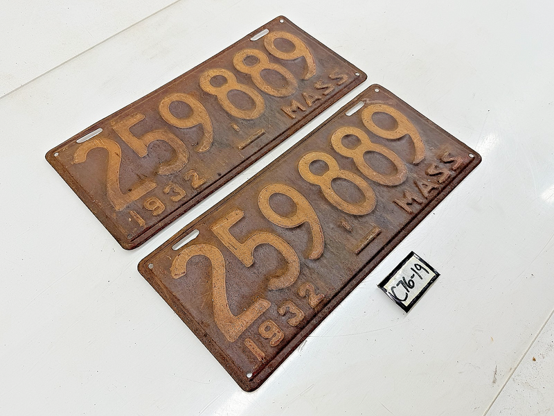Vintage PAIR 1932 259889 Massachusetts License Plate Sign MA 259.889 C76-19
