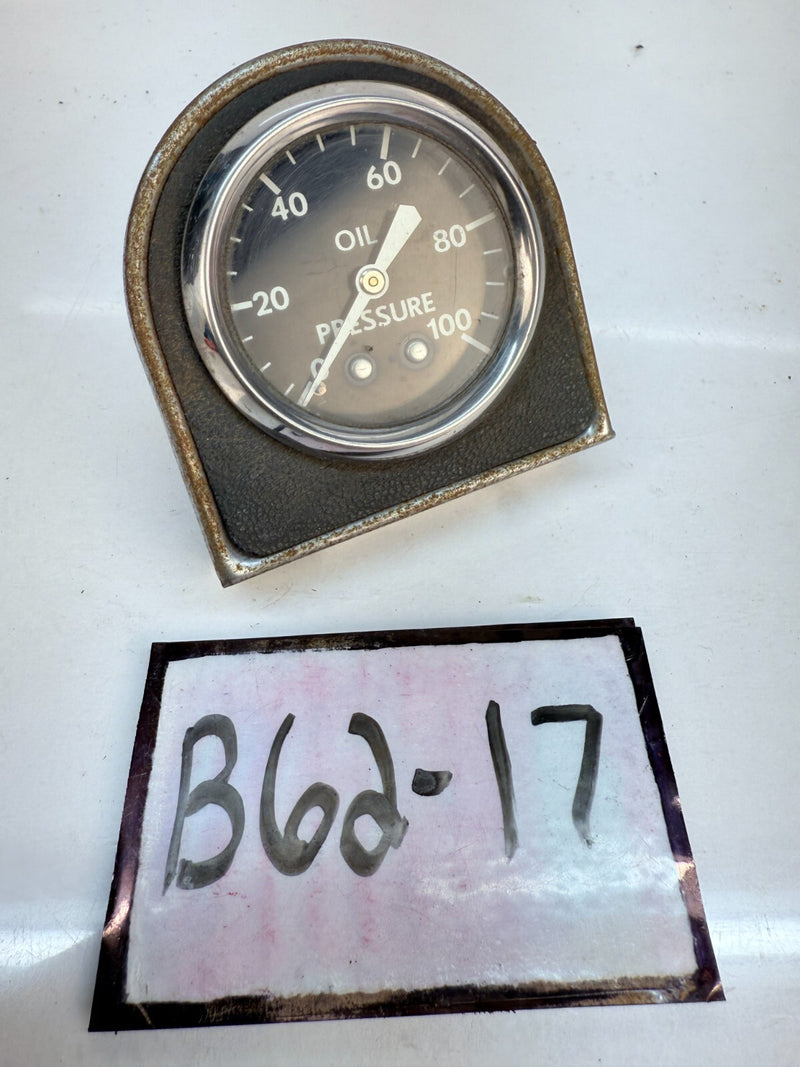 Vintage OEM Stewart Warner Oil Pressure Gauge 80lbs Hot Rat Rod TRW B62-17