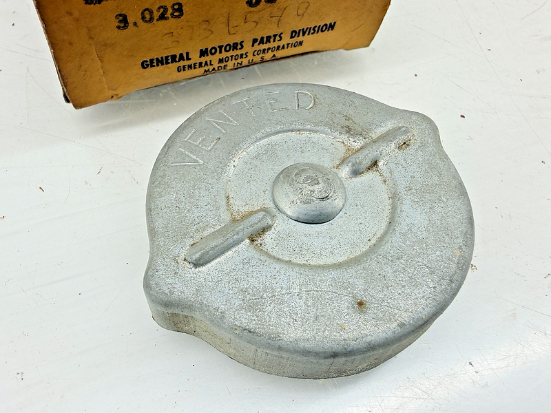 NOS 1938 - 1964 Chevrolet GMC Truck Vented Gas Fuel Cap 3814436 C75-19