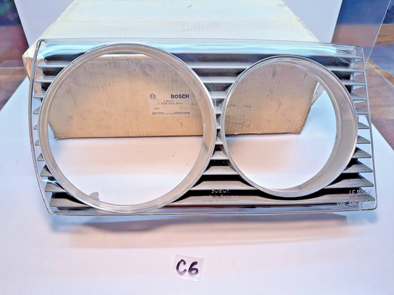NOS OEM Mercedes Benz W123 240D 300D 300TD Right Head Light Trim C6-3